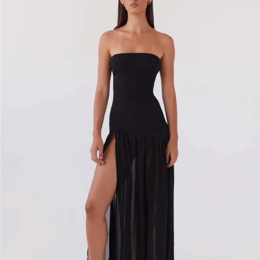 Elegant Black Strapless Dress